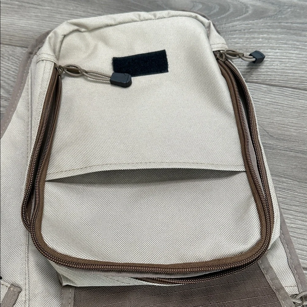 Vintage Disney Animal Kingdom Kilimanjaro‎ Safari Crossbody Messenger Bag Tan